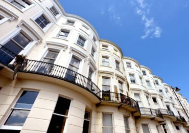 Pros and cons of leasehold flats